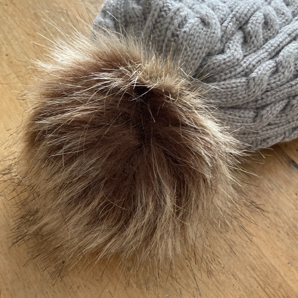 Cherie Bliss Cable Knit Tuque & Mitt Set – 1 Set (PomPom Hat + Mitts) - Picture 3 of 16